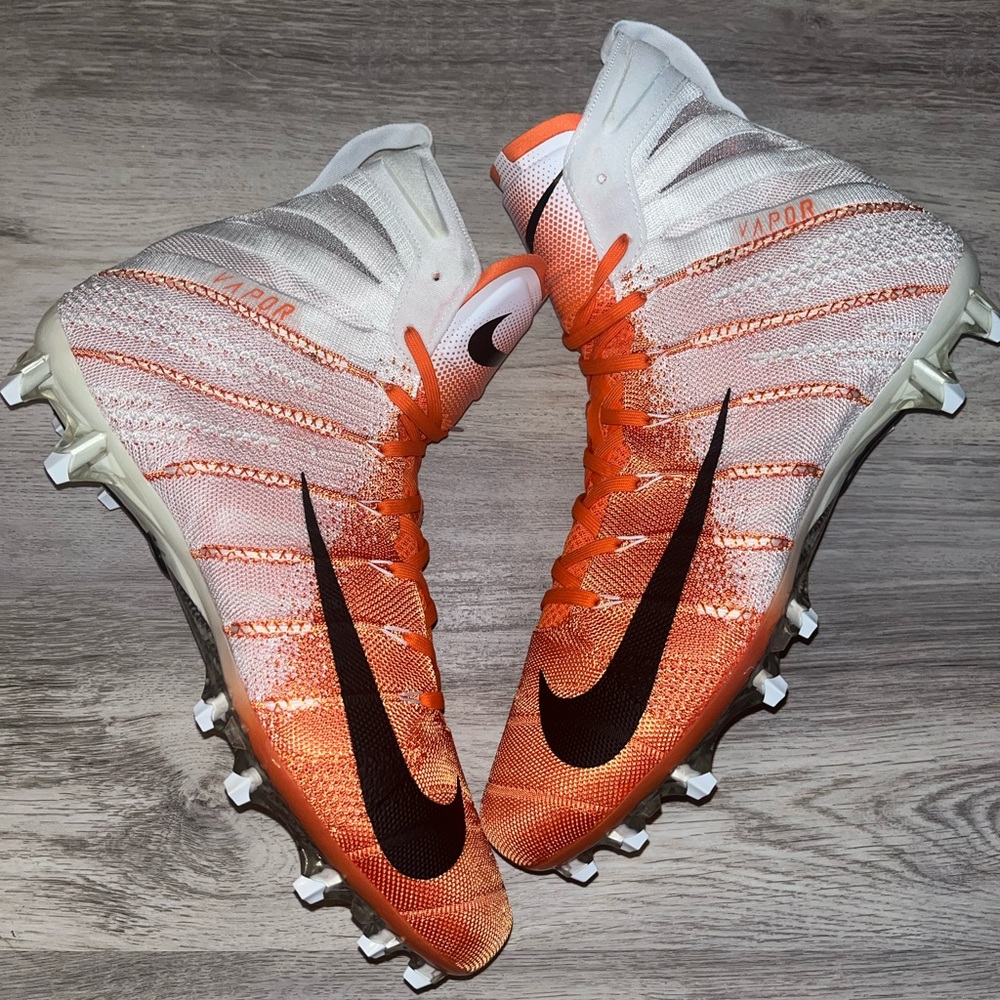Nike Untouchable 3 Elite White Orange Football Cleats AO3006-118 Mens Size 11.5
